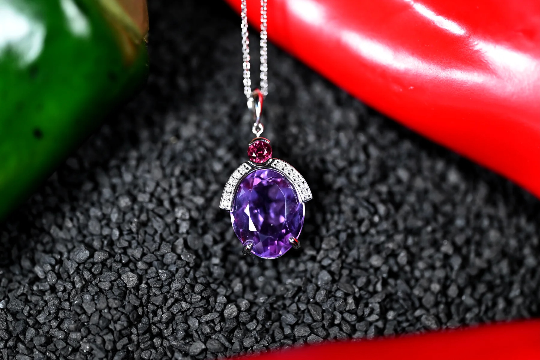 Tourmaline VS Amethyst: Which one you Should Pick?